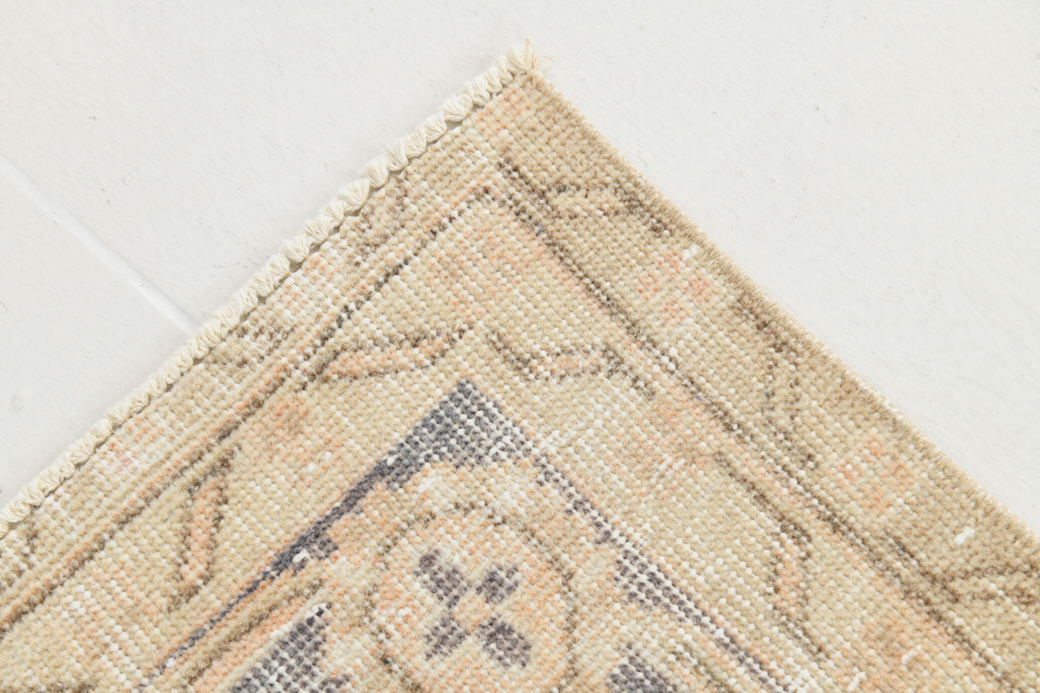 7x10 beige & navy blue vintage rug, 215x302cm