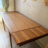 Table scandinave en teck par johannes andersen à rallonges papillon des années 60