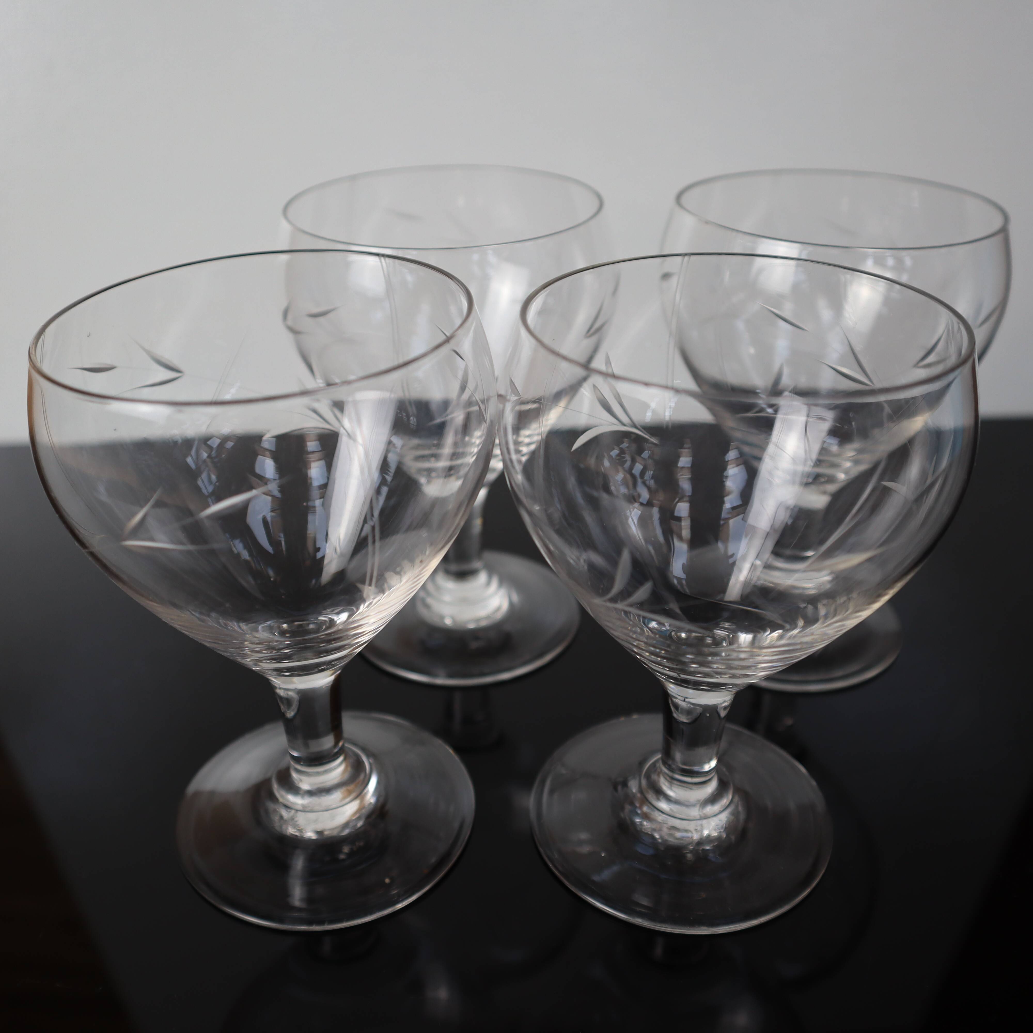 Set of 4 Vintage Finely Etched Stemmed Red Wine Glasses