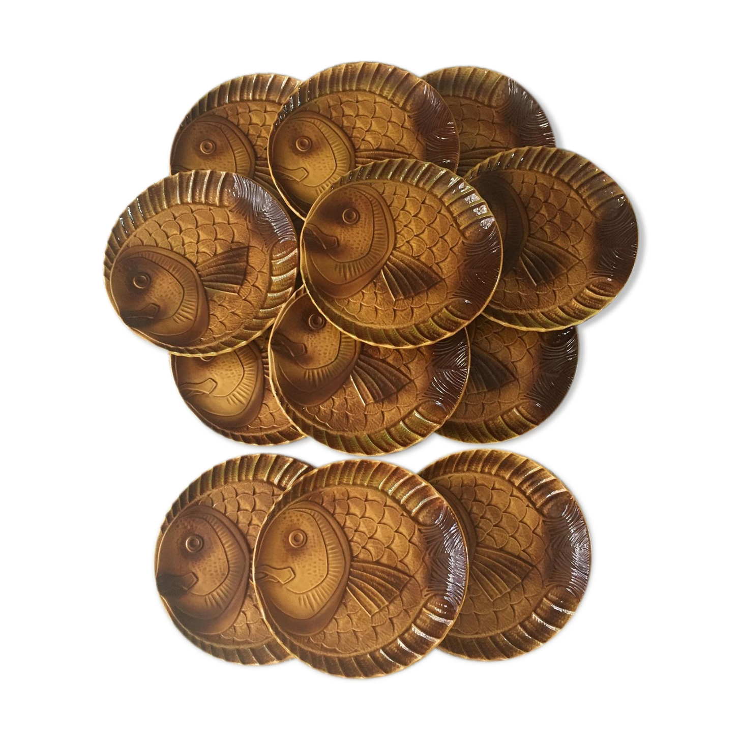 12 large fish plates in Sarreguemines slurry