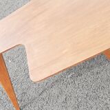 Tripod table