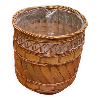 Vintage rattan pot cache