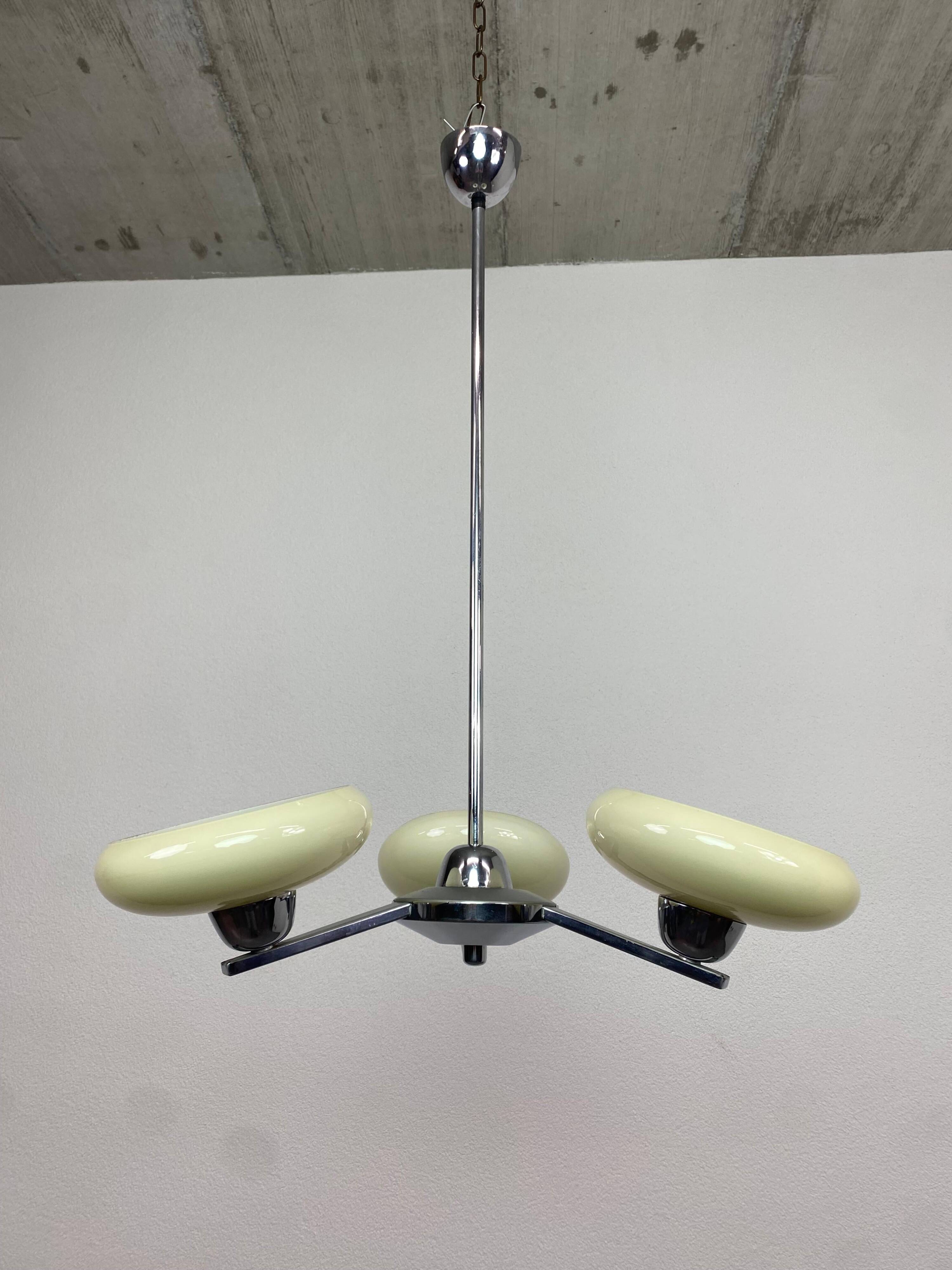 Functionalist pendant lamp