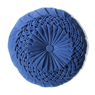 Round cushion in blue velvet