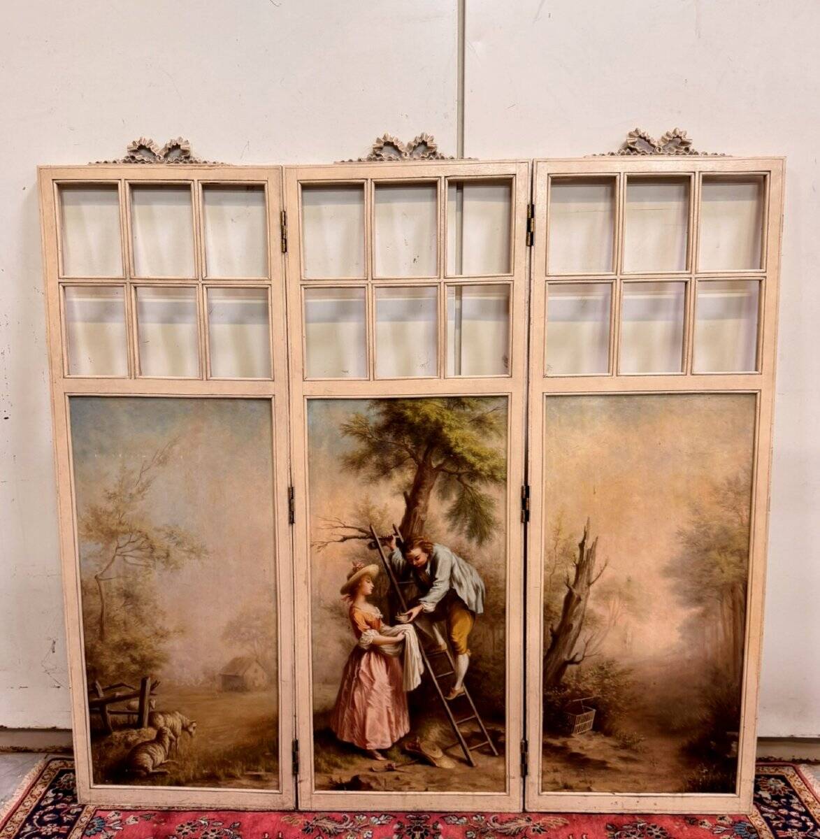 Three-panel screen in Louis XVI style with Romantic decorations and landscapes.