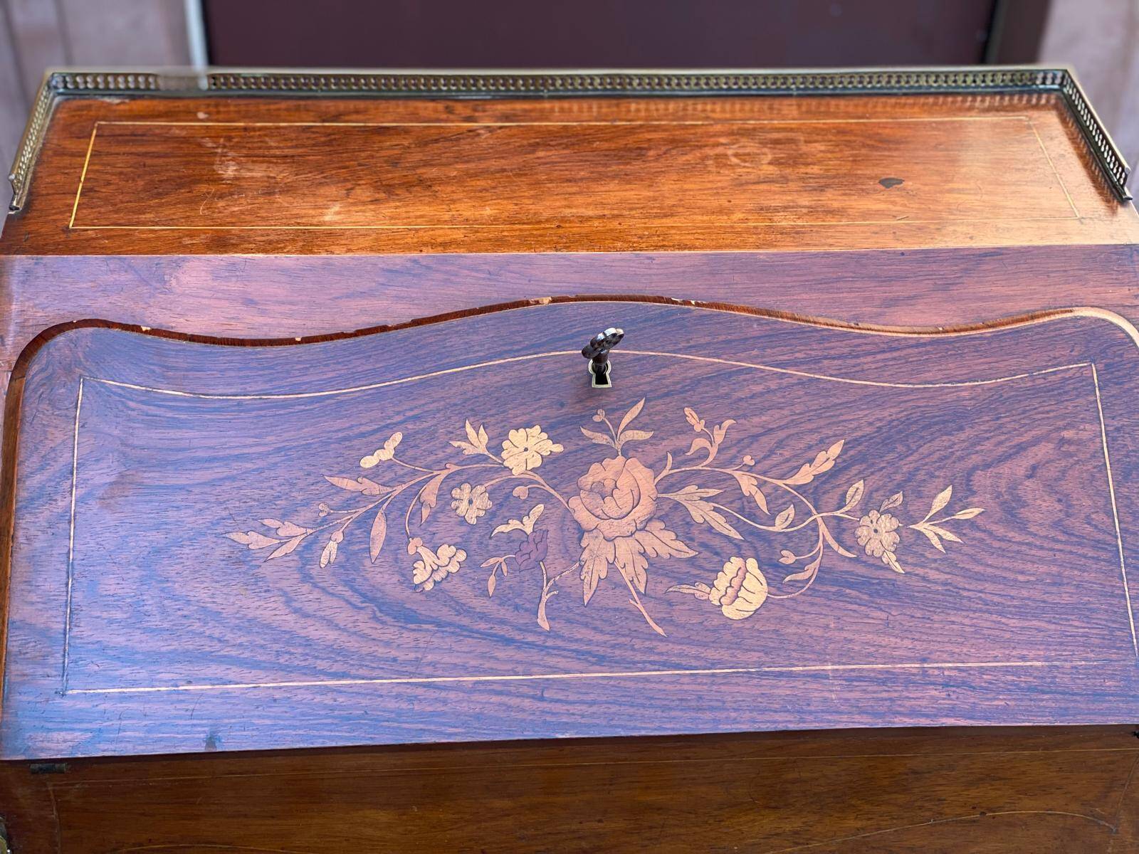 Louis XV sloping desk with gilded marquetry in Napoleon III period