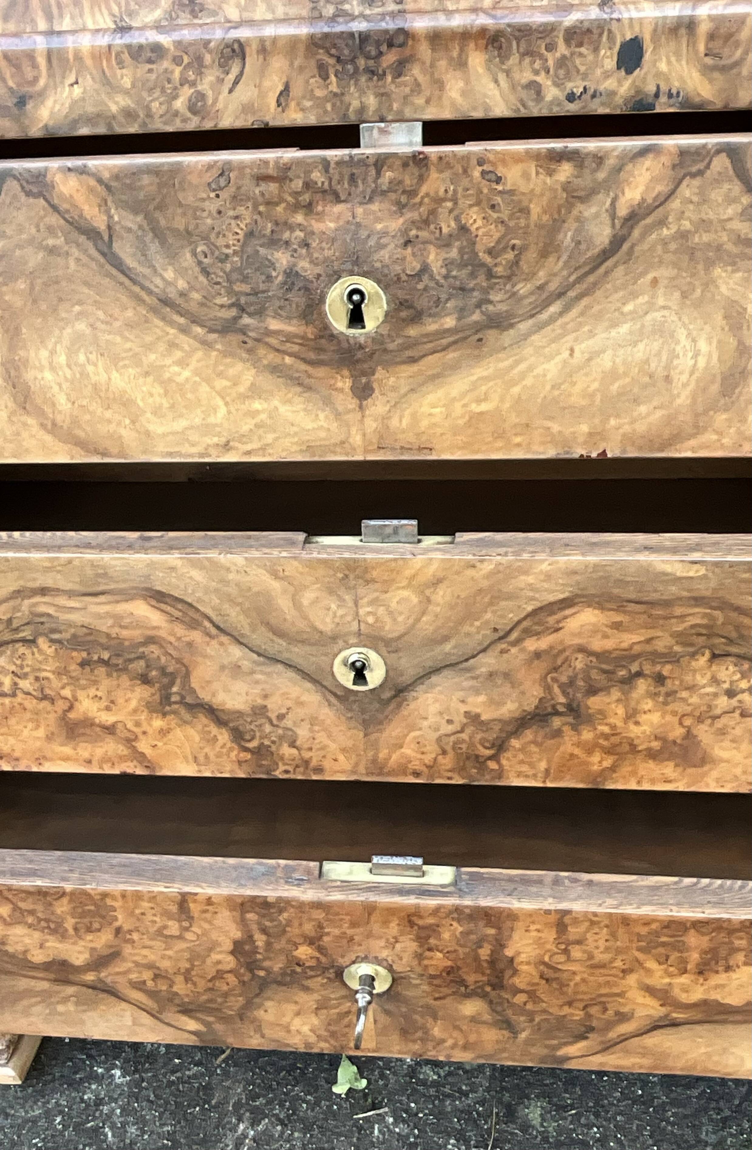 Louis-Philippe secretary, mid-19th century, in walnut burl.