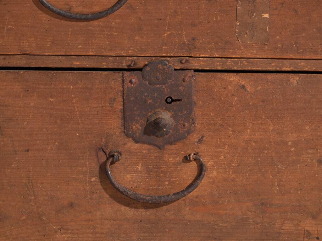 Antique Japanese tansu chest – Japan, circa 1910