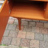 Small scand line of the 60s with spindle feet