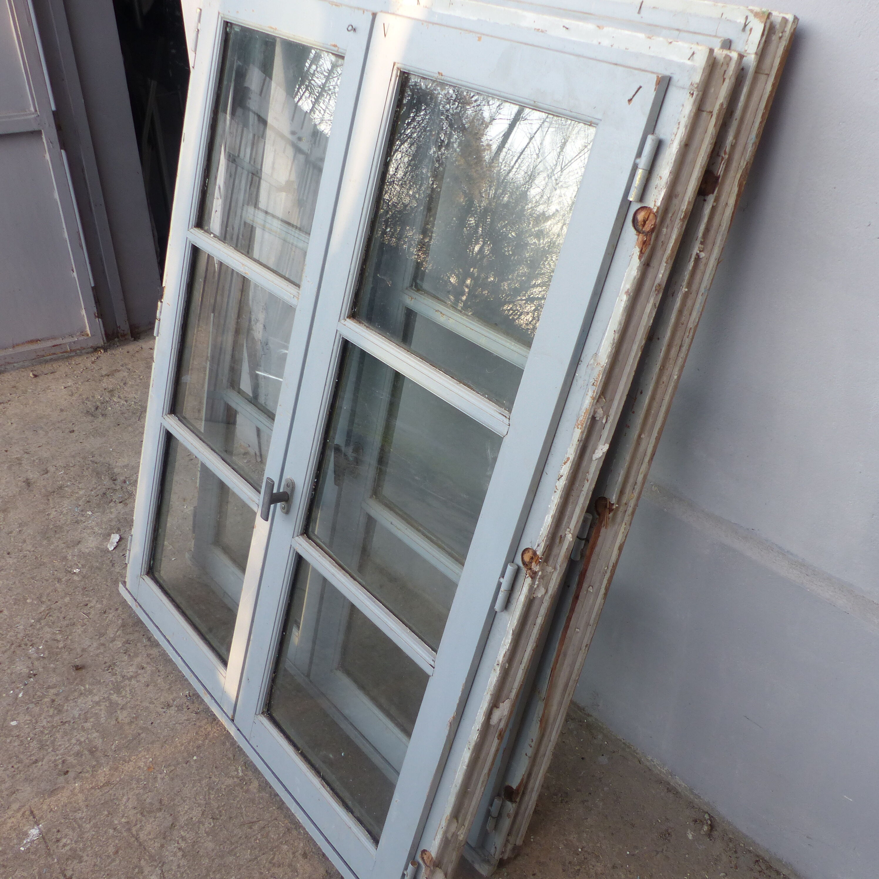 L 106 x H 138 cm old wooden window