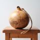 Vase calebasse en bois avec corde, années 50