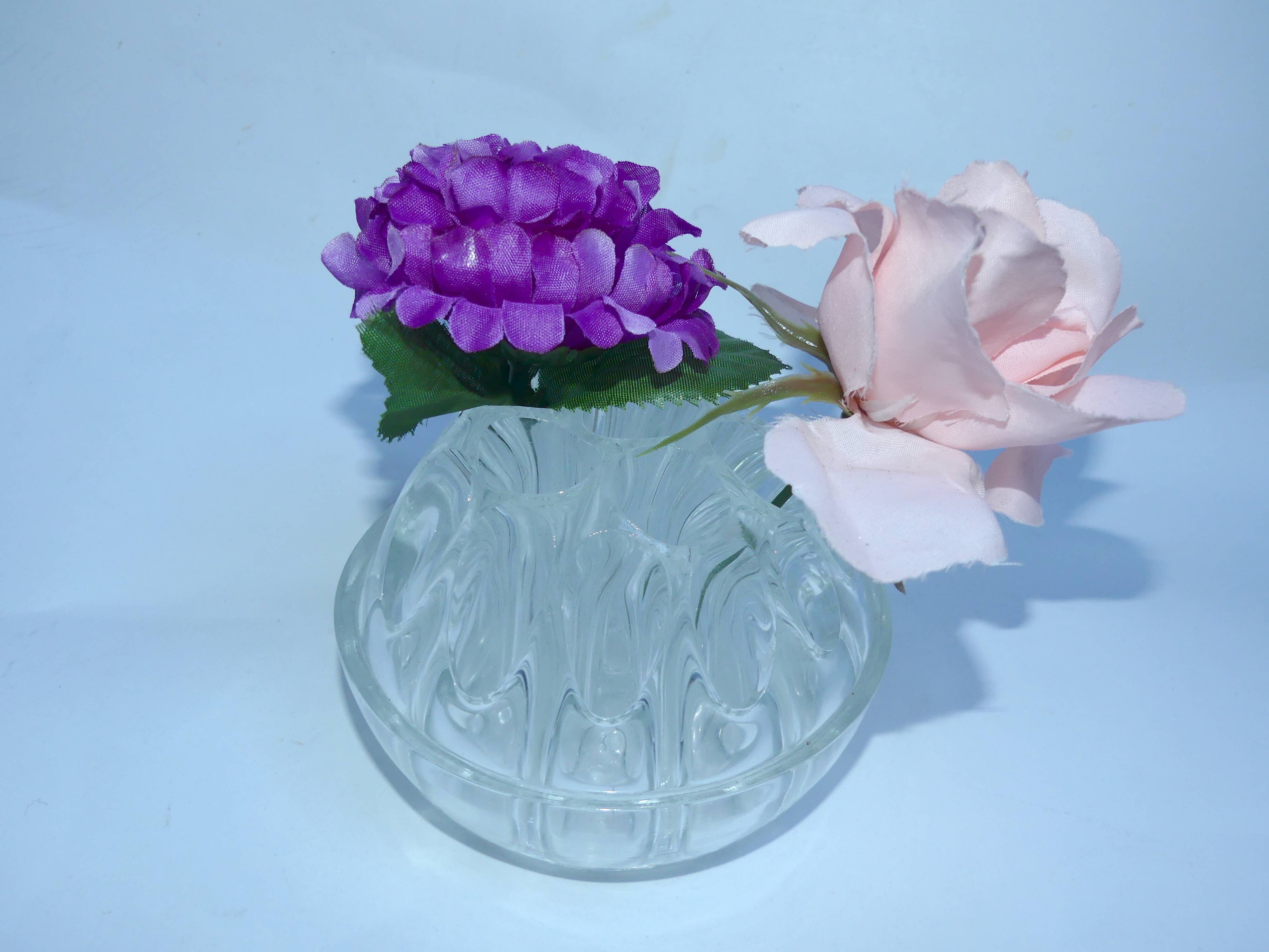 Vase pique fleurs 19 trous en verre