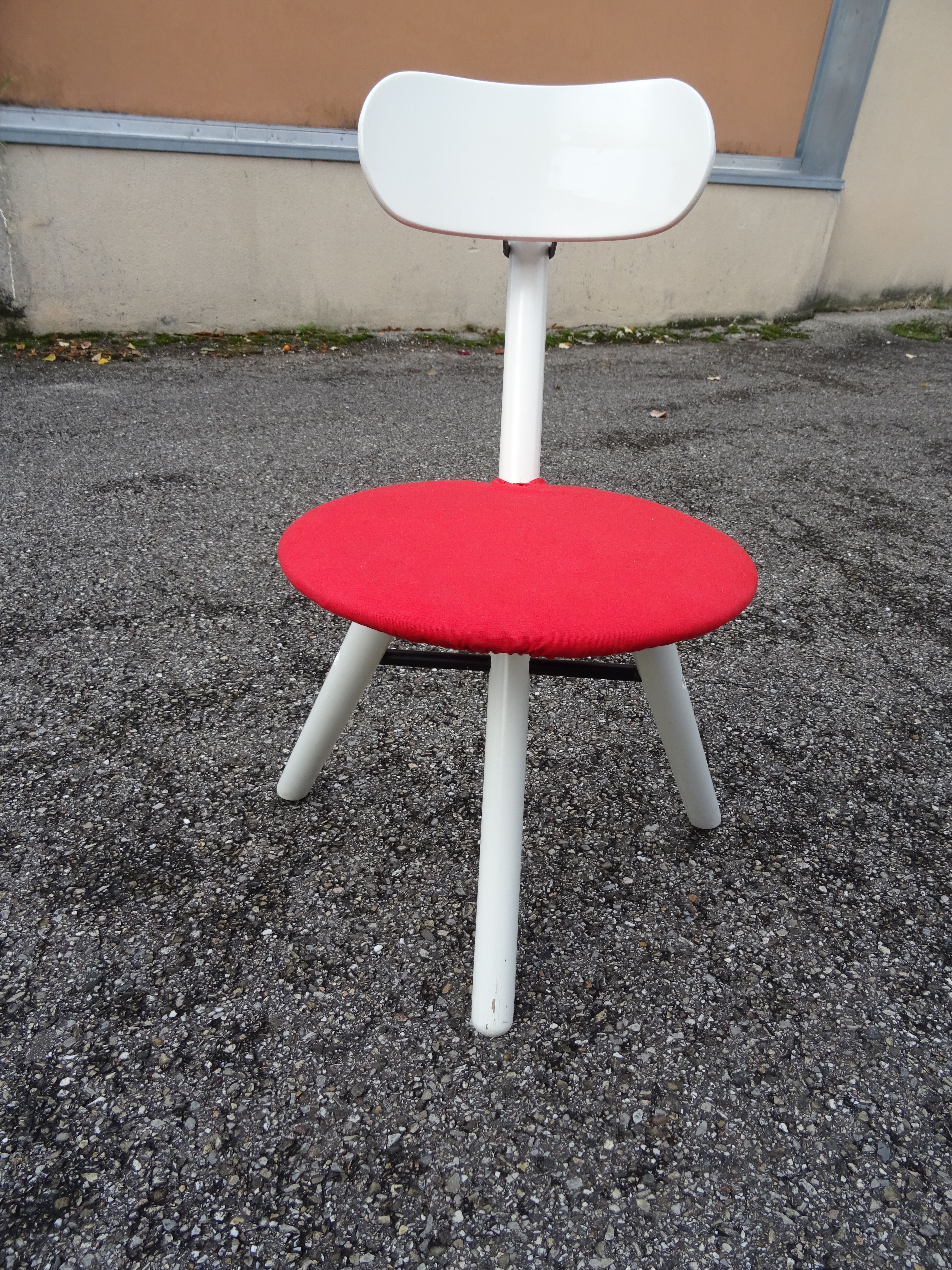 TRIO folding chair Calligaris designed by Roberto Lucci & Paolo Orlandini in the 80s.