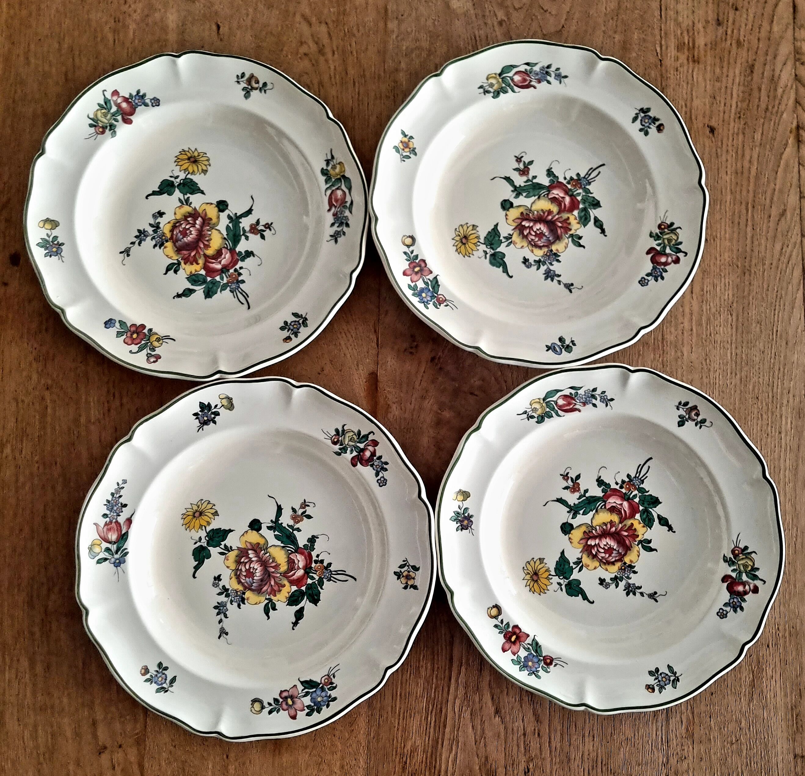 Set of 4 hollow plates Villeroy and Boch 1562