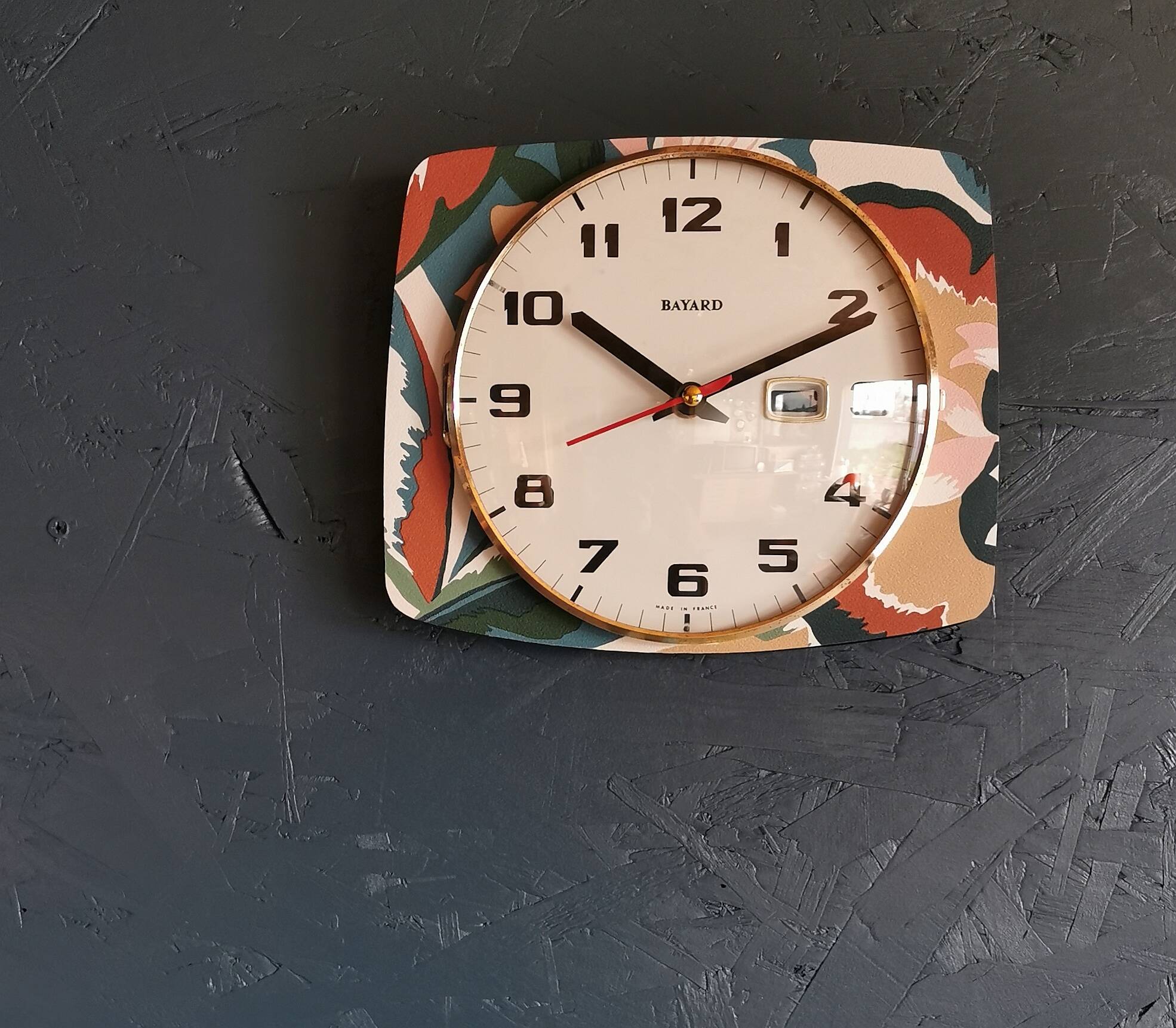 Vintage rectangular silent wall clock "Bayard terracotta green"