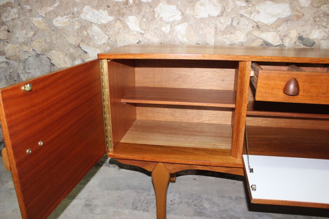 Vintage teak Scandinavian-style sideboard by Jentique