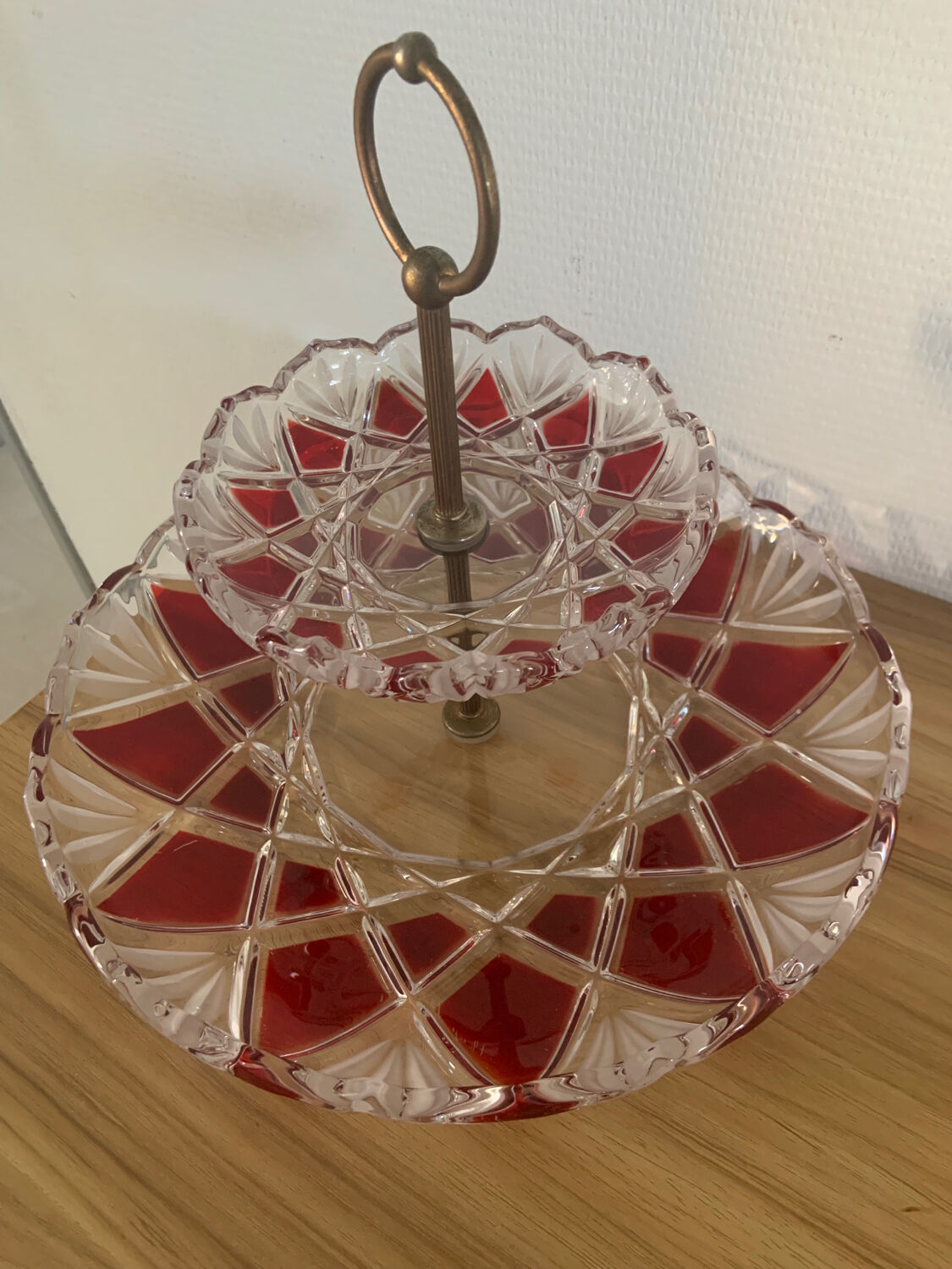 Old crystal cake display