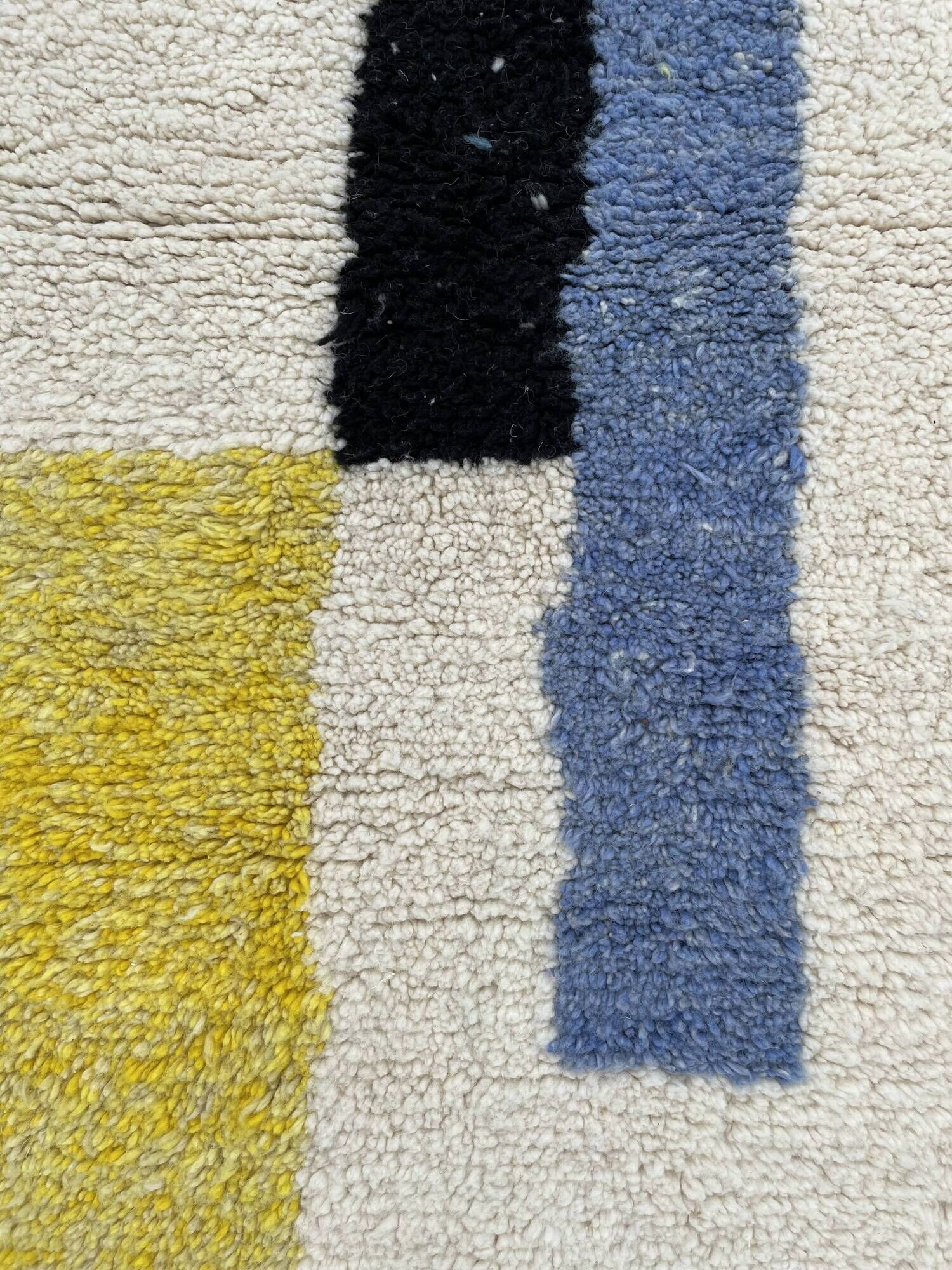 Berbere beni ouarain abstract wool rug 120 x 200 cm