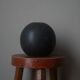 Vase boule en céramique artisanal japandi