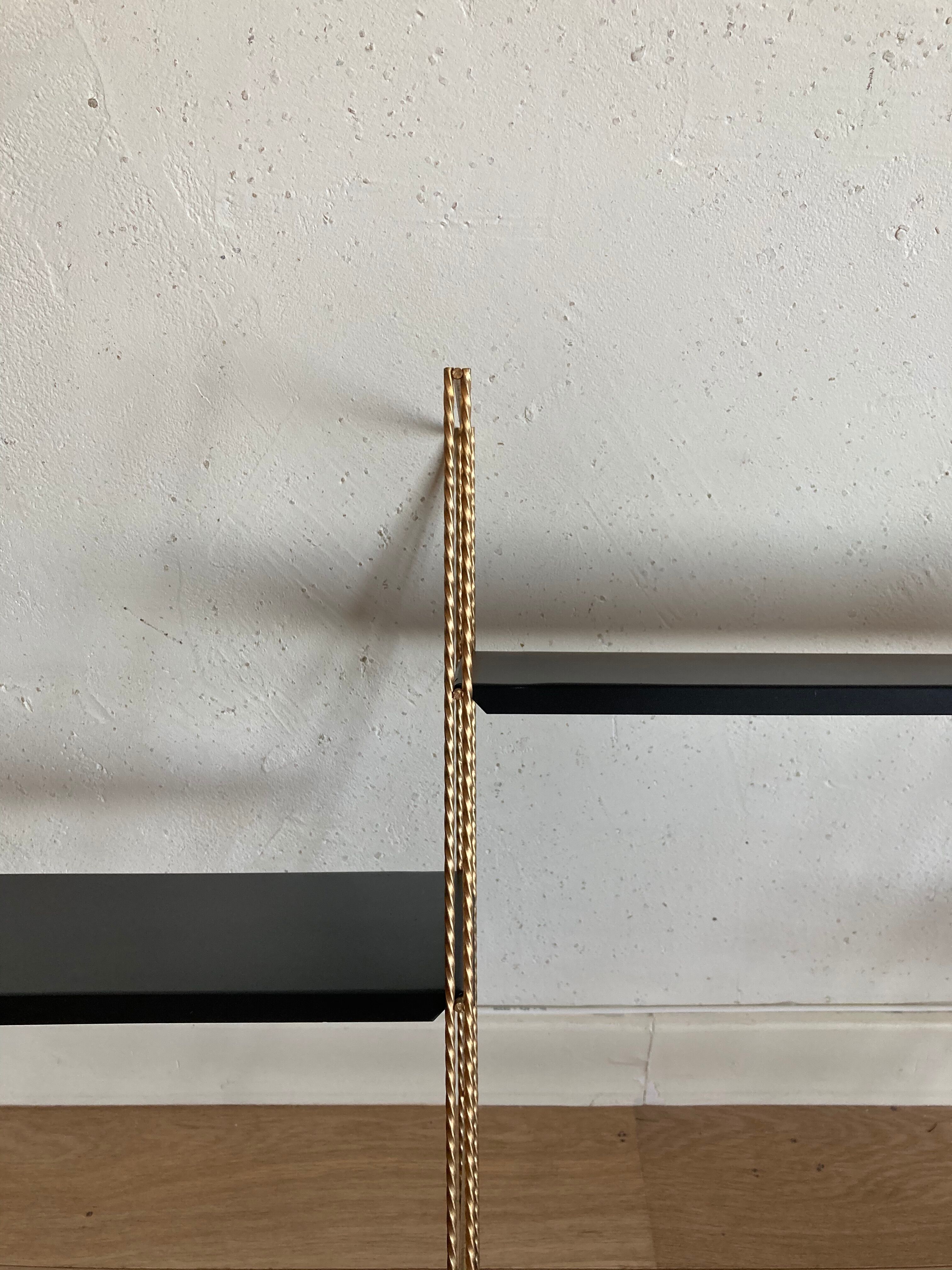 Triple wall shelves modular system