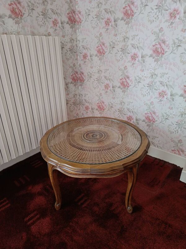 Table basse vintage en bois massif et cannage