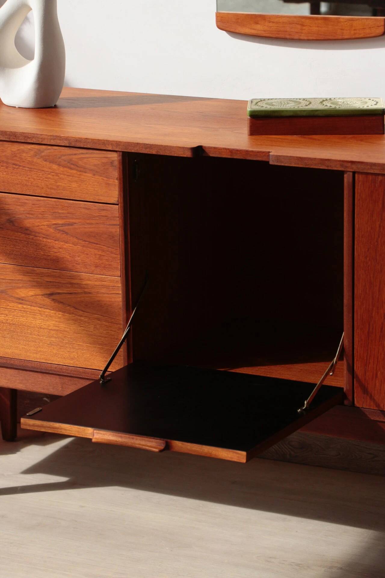Enfilade Nathan in teak (1960s) – restored English design