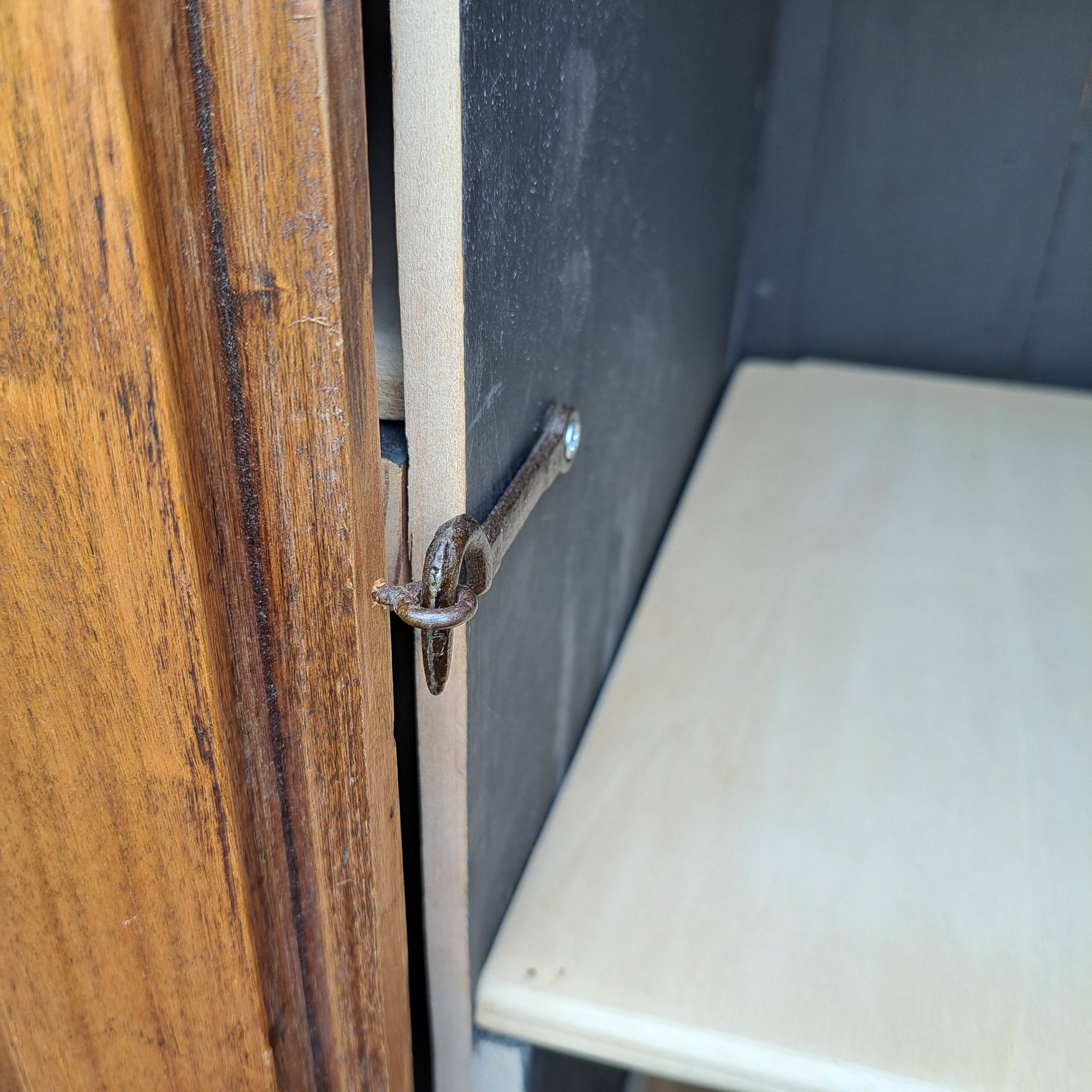 Armoire parisienne