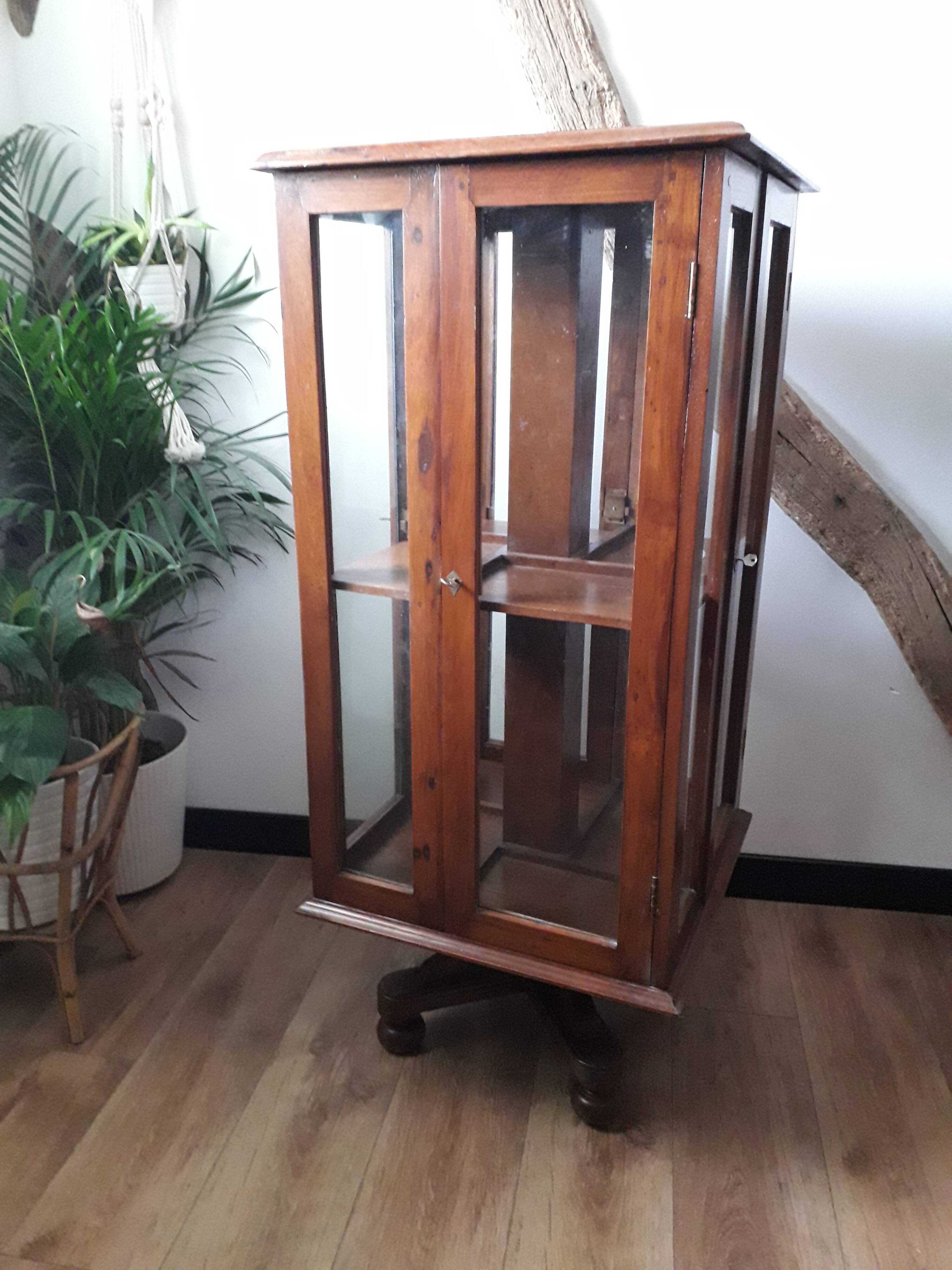 Retro rotary display case