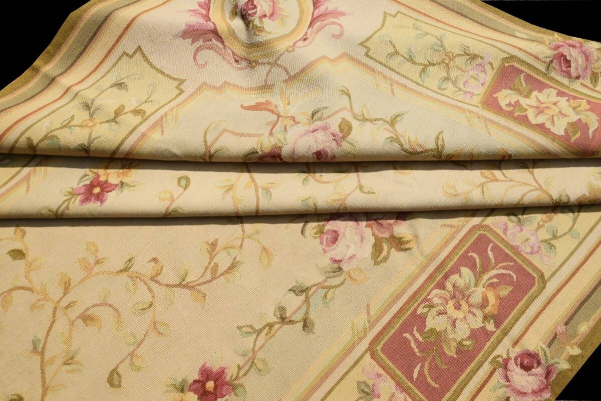 Handmade Aubusson style rug - 180 x 278 cm "Galerie Sardje"