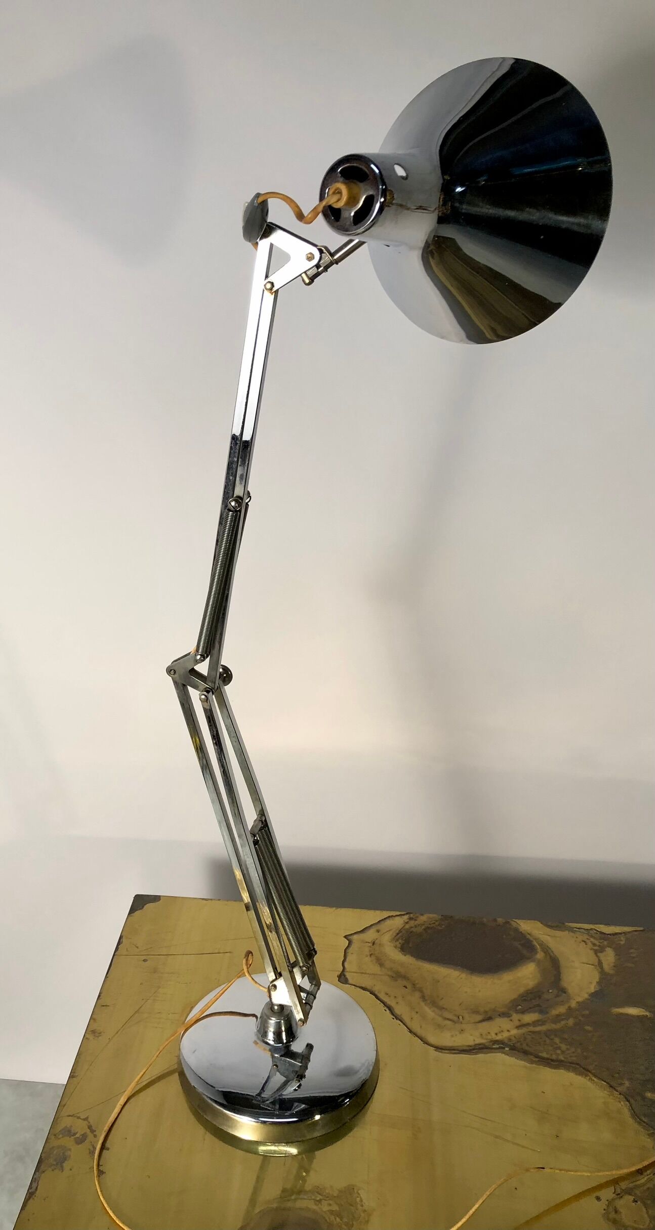 Luxo Lamp l-4 chrome metal lamp