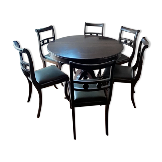 English style dining room