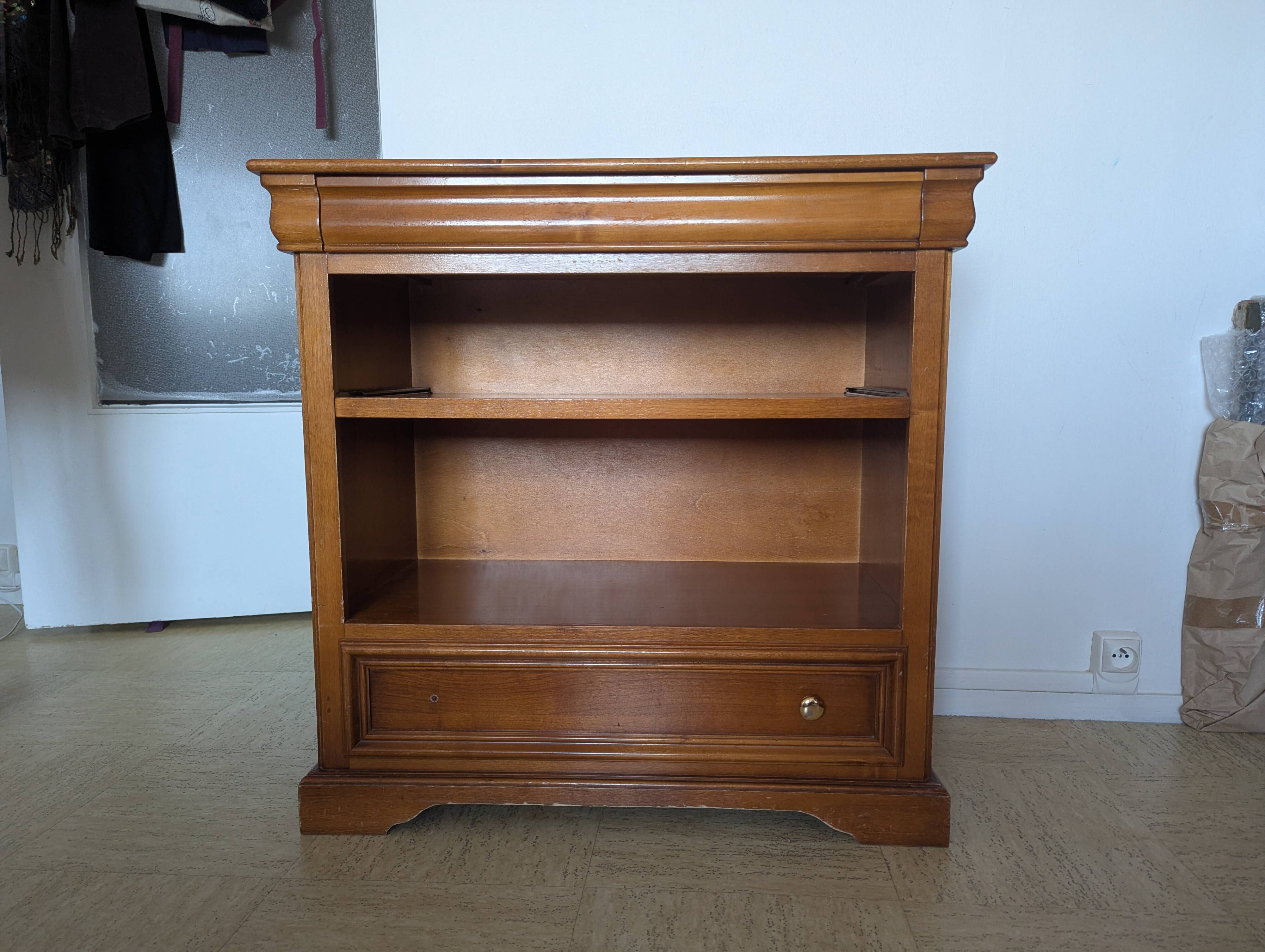 Meuble de rangement en bois de merisier