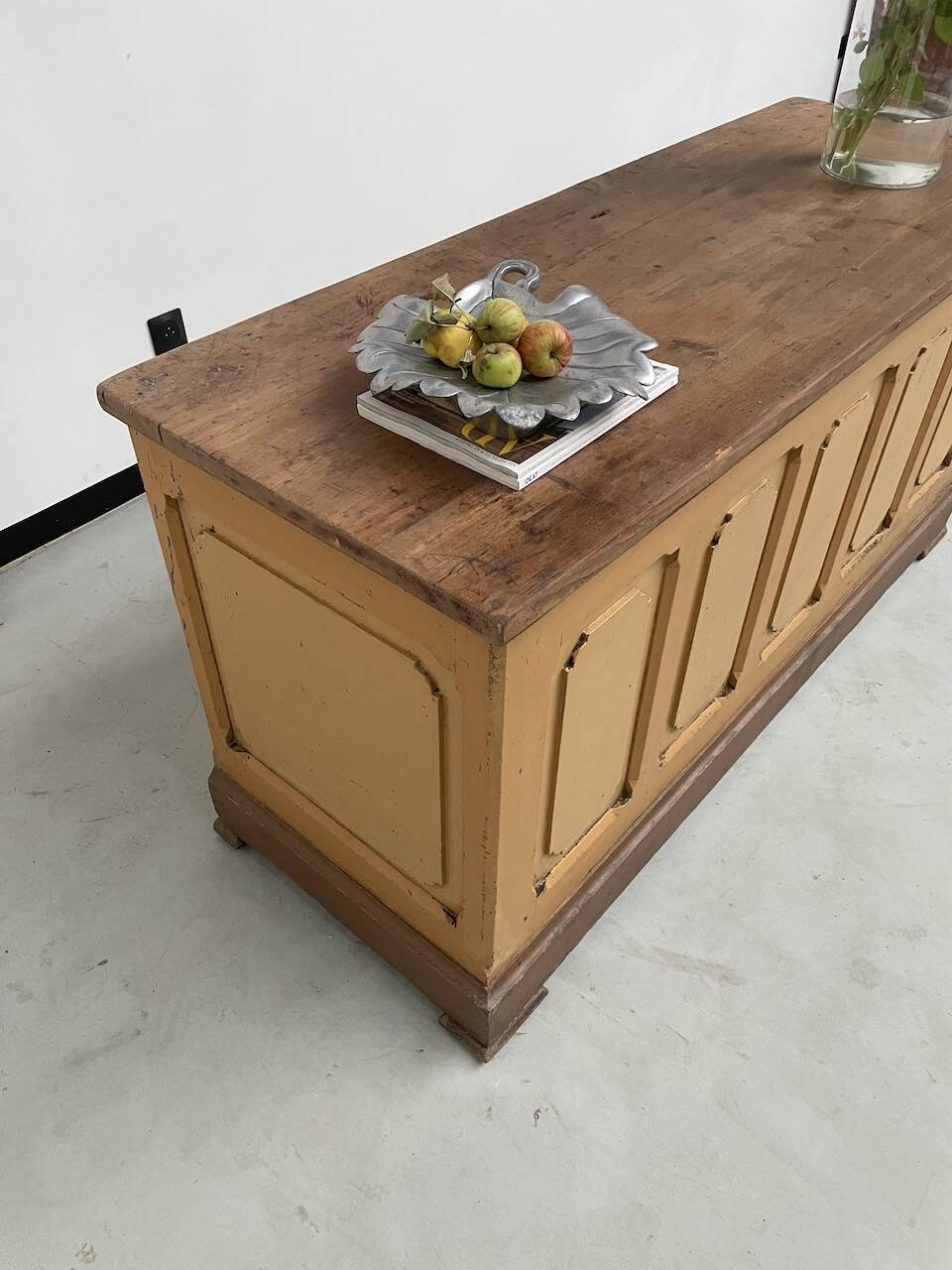 Yellow patina commercial counter from the 50s