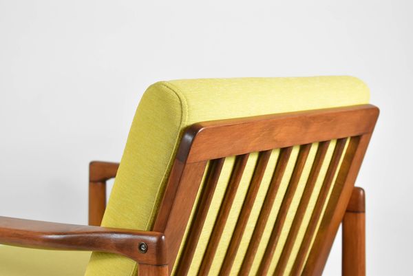 Fauteuil scandinave restauré, icône originale des années 60, jaune, teck