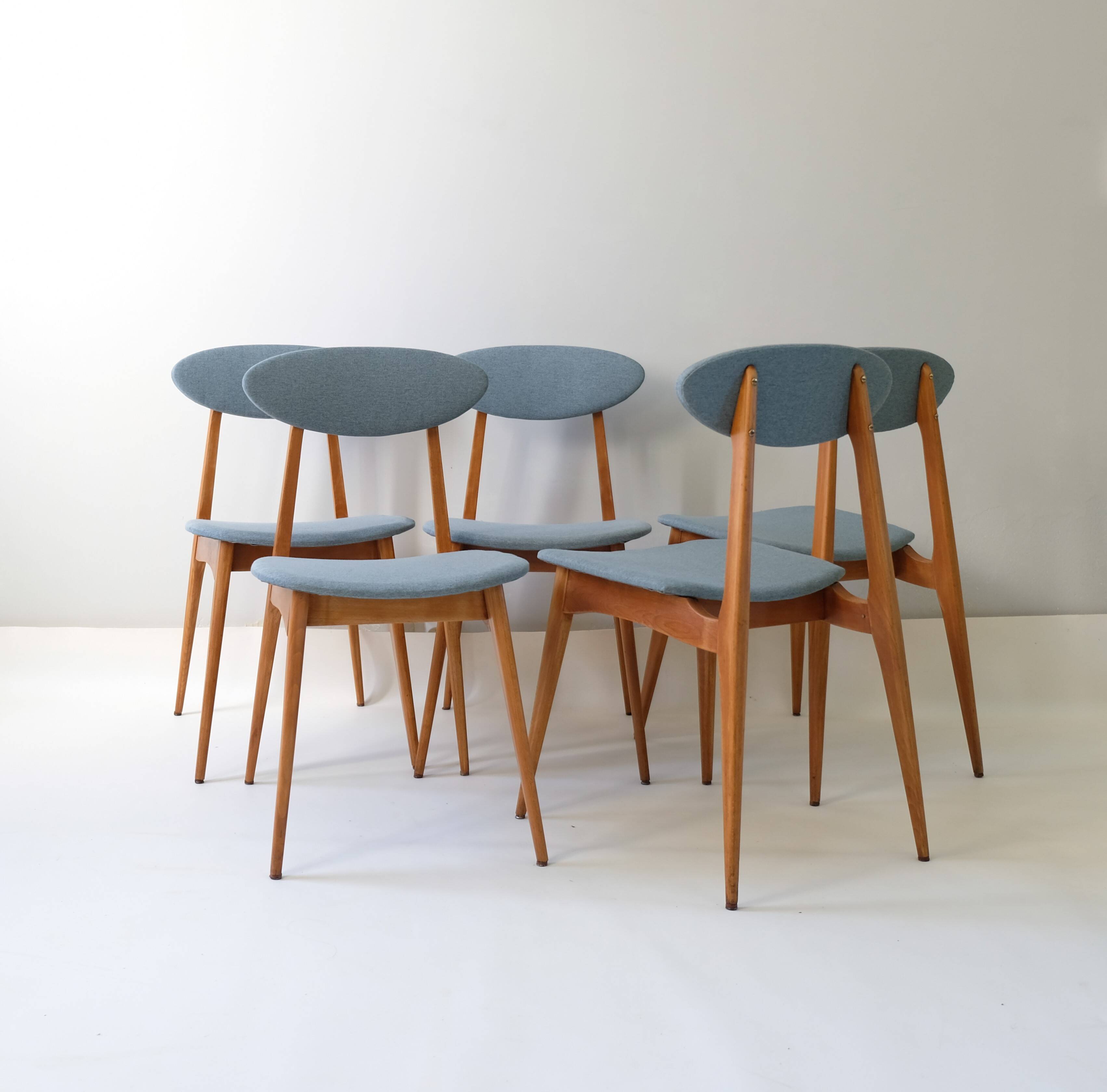 Set of 5 chairs