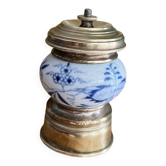 Moulin à poivre ancien en porcelaine fleurie et métal doré / laiton –