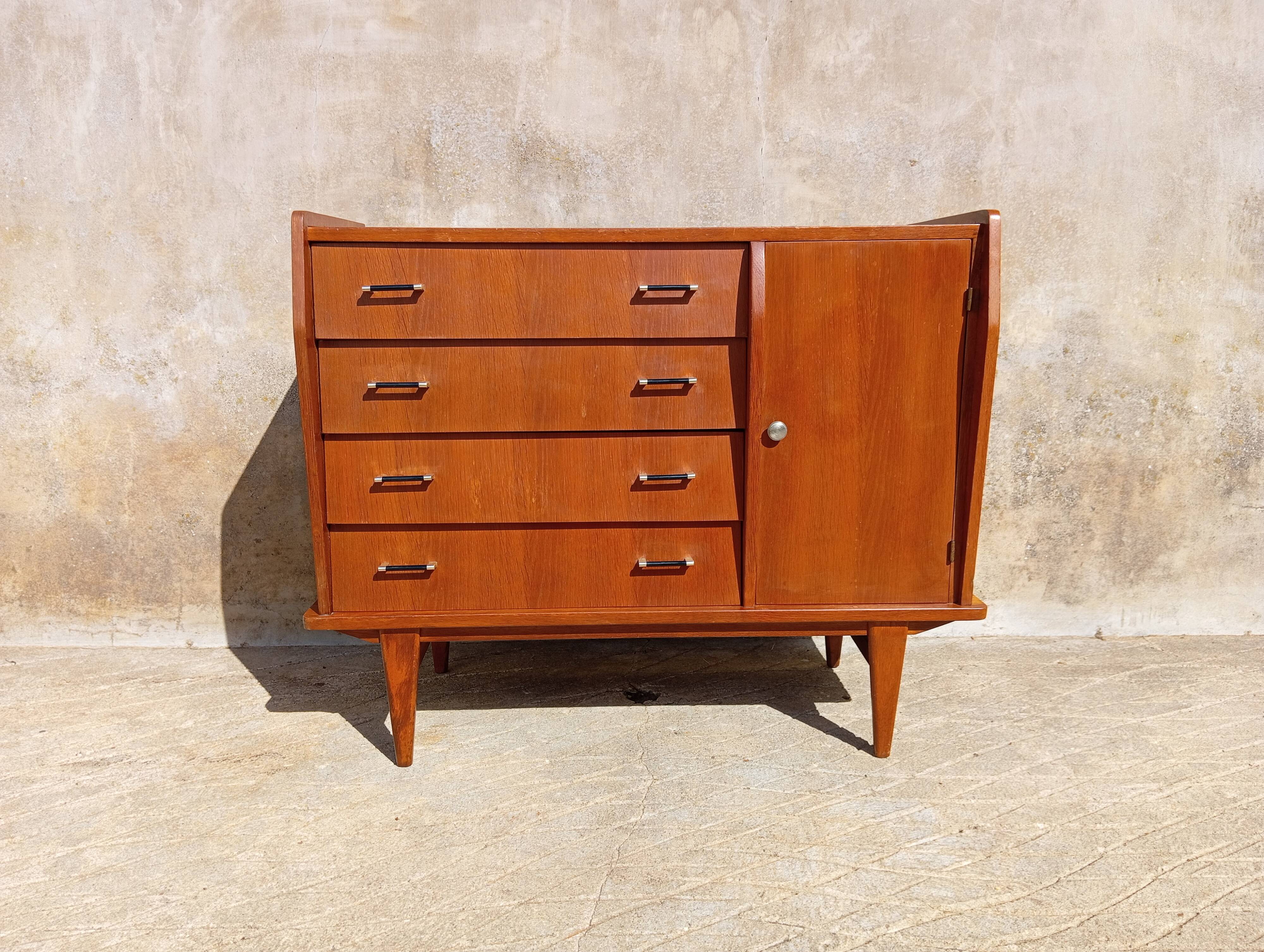 Commode scandinave