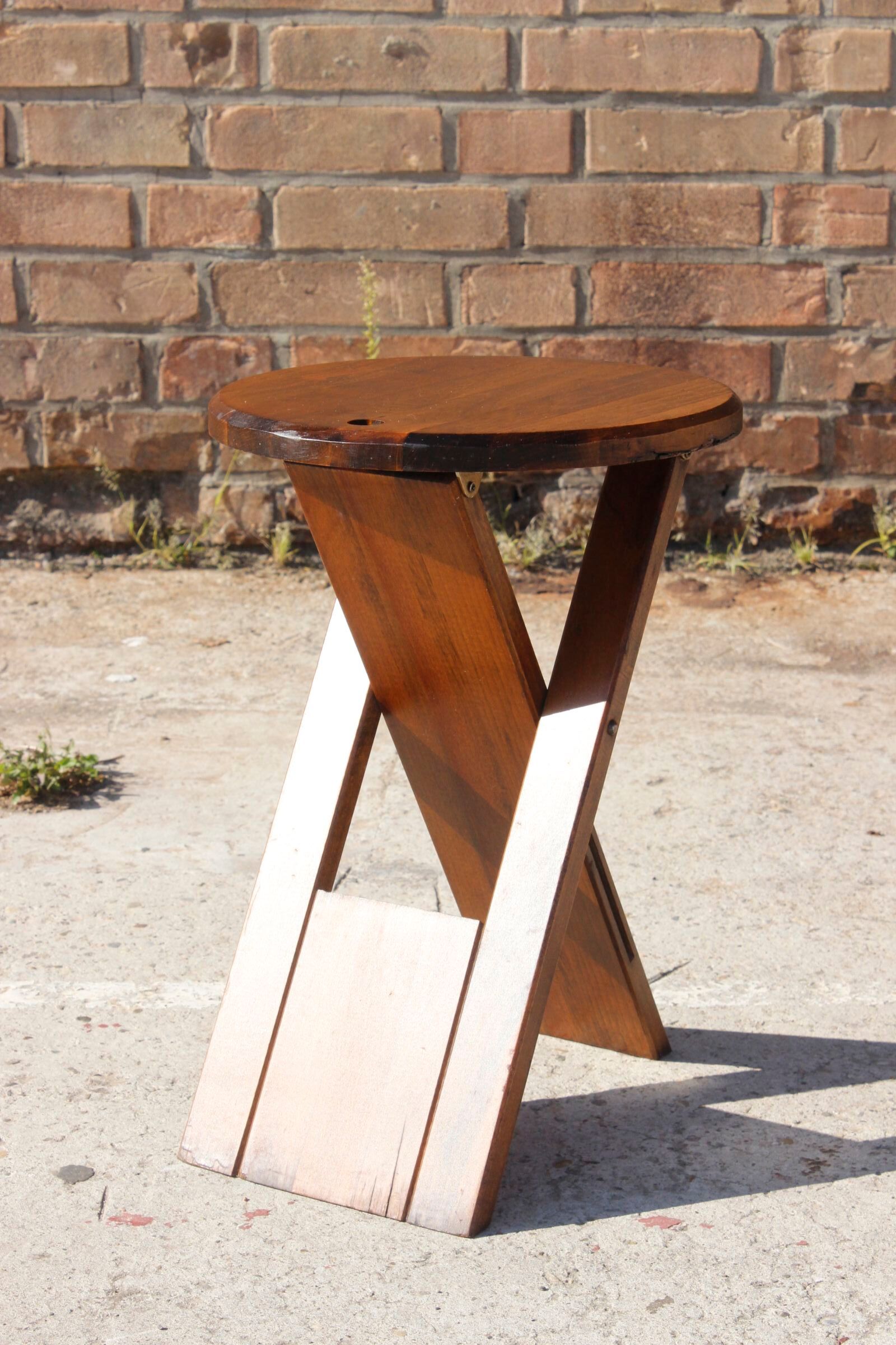 Stool model "suzy" design Adrian Reed
