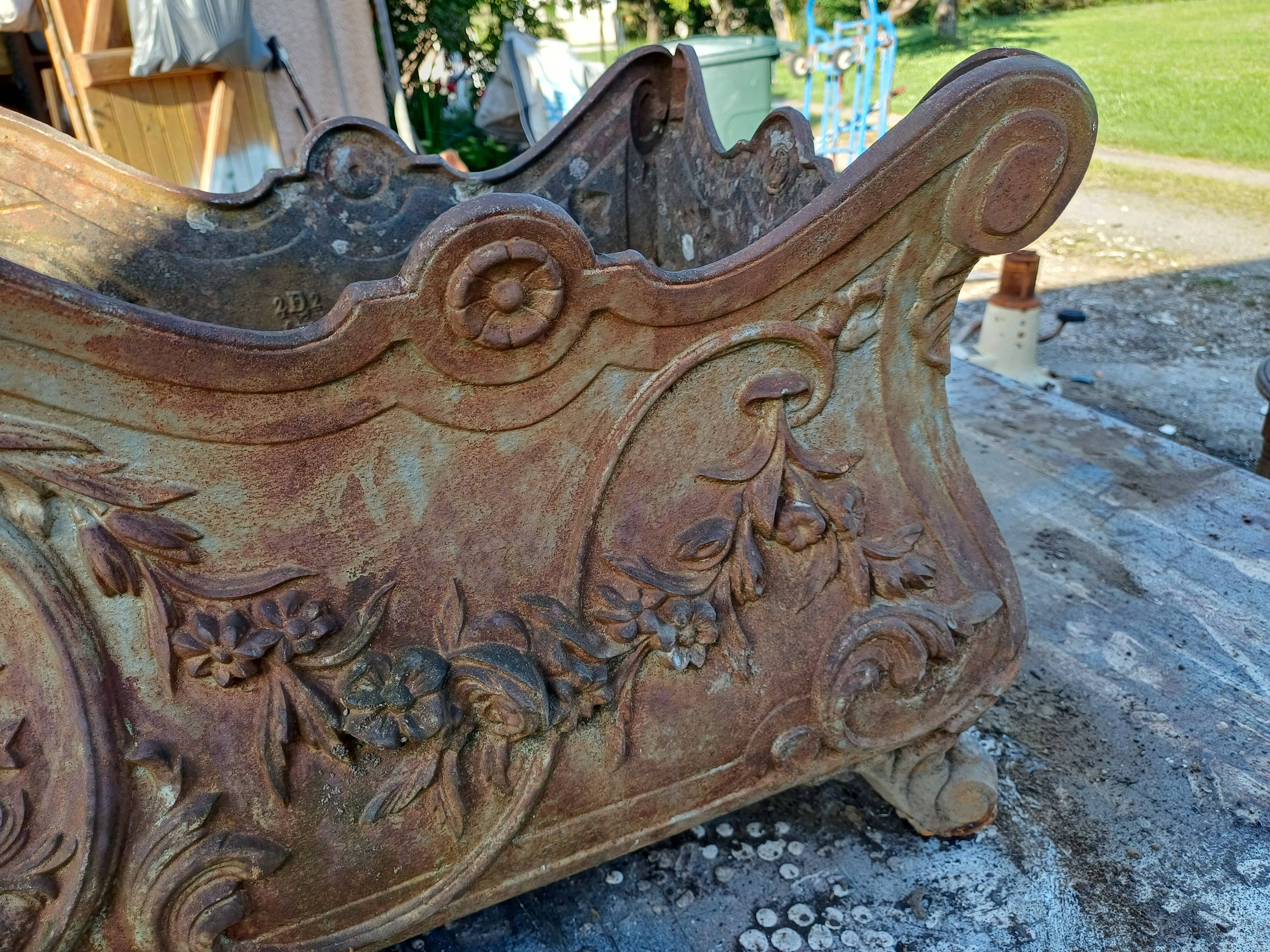 Large 1900 Cast Iron Planter in Rocaille Style: Charleville - Mézières