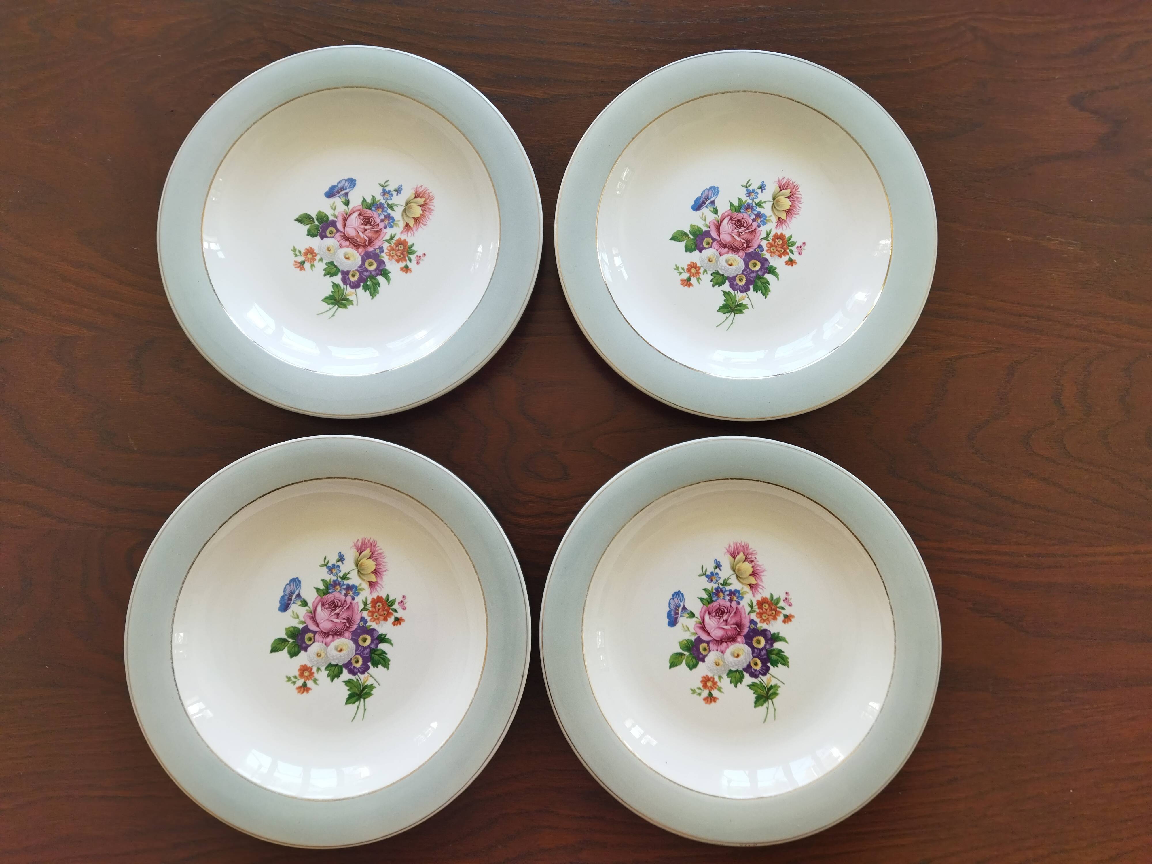 8 semi-deep plates Salins Opaceline 702