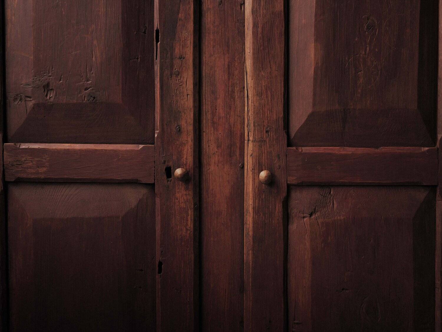 Mountain pine wardrobe – Folk art, Switzerland, 18th century