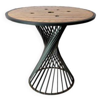 Standing table with epoxy iron base
