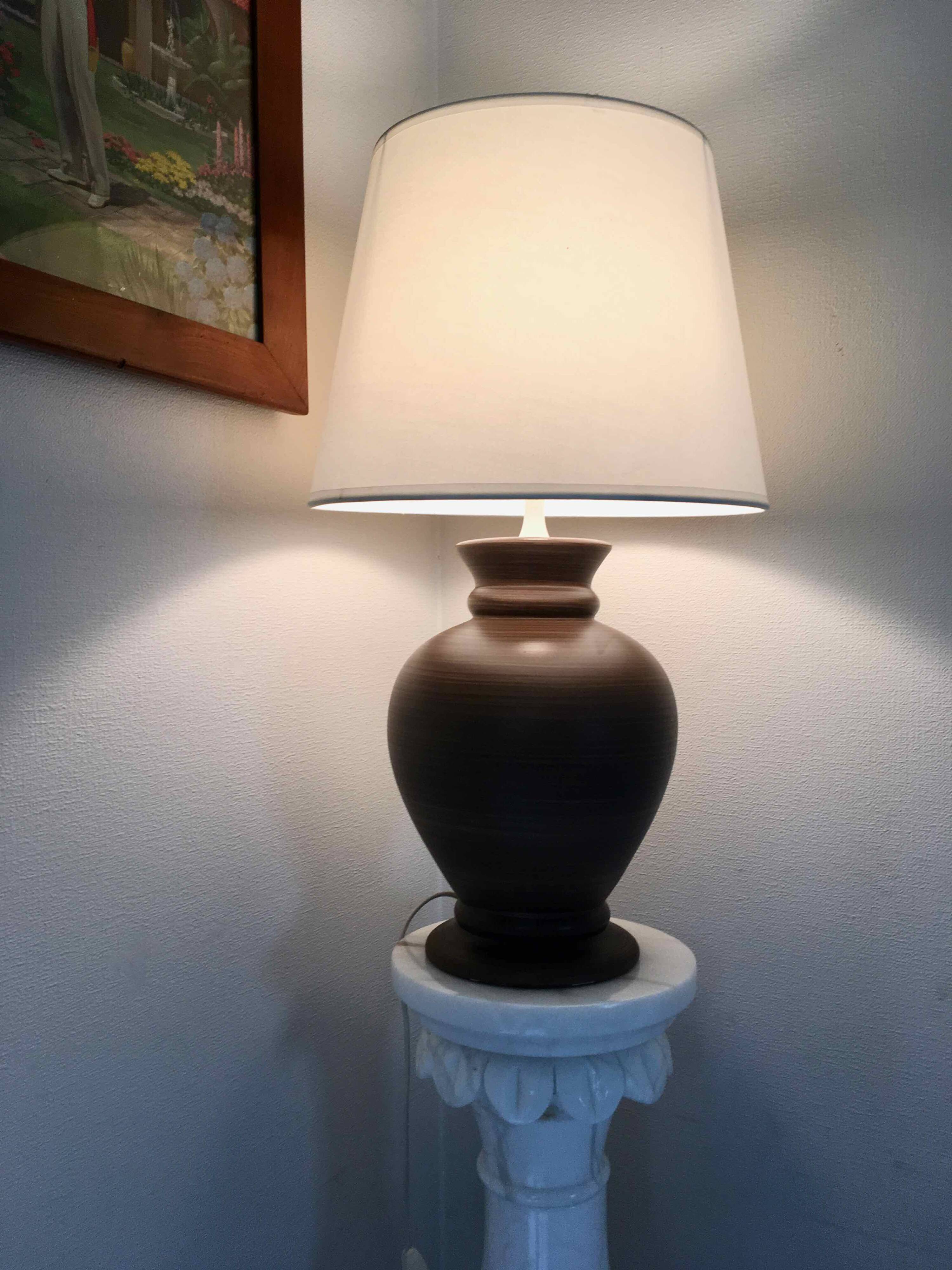 Lampe pied en terre cuite