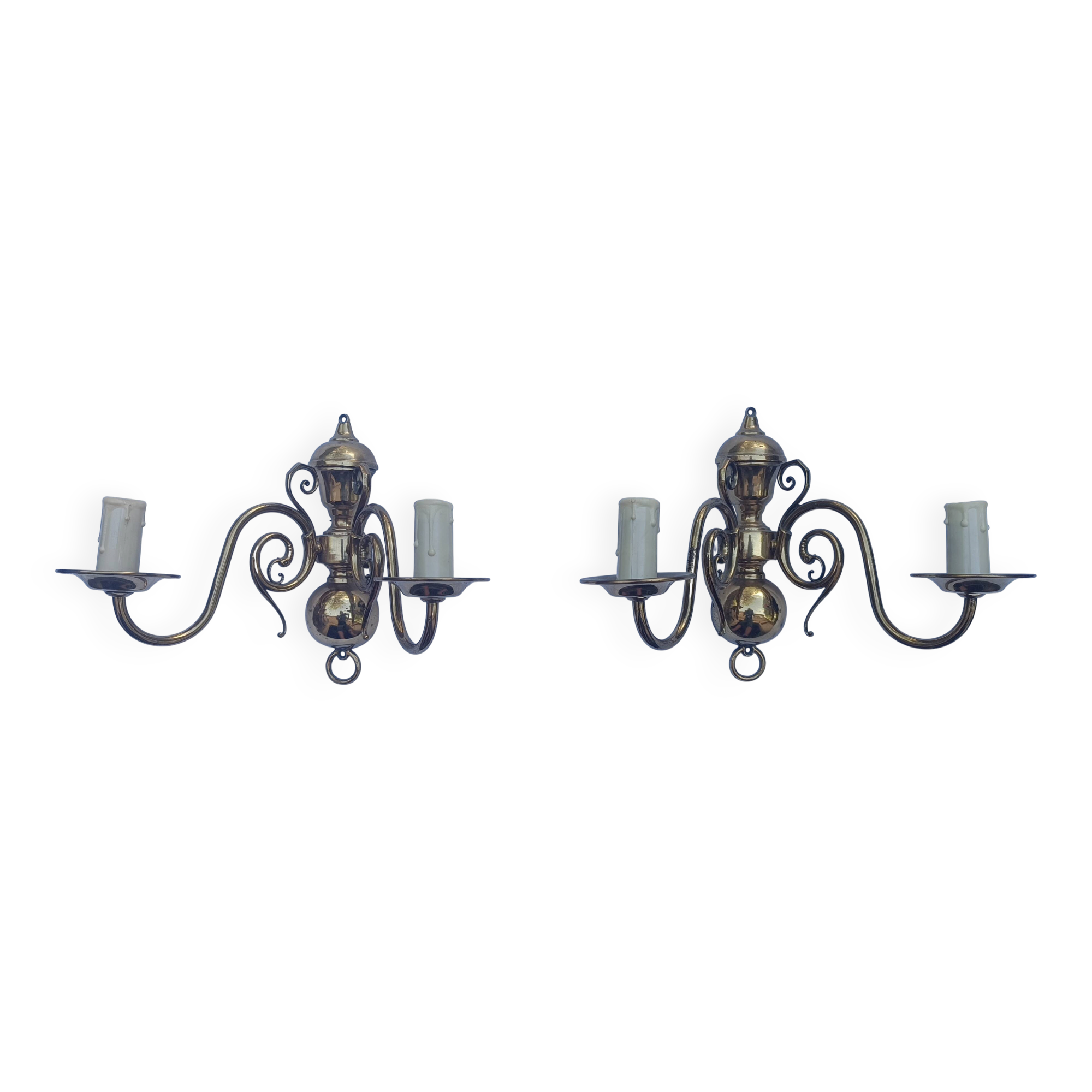 Pair of wall sconces in gilded brass