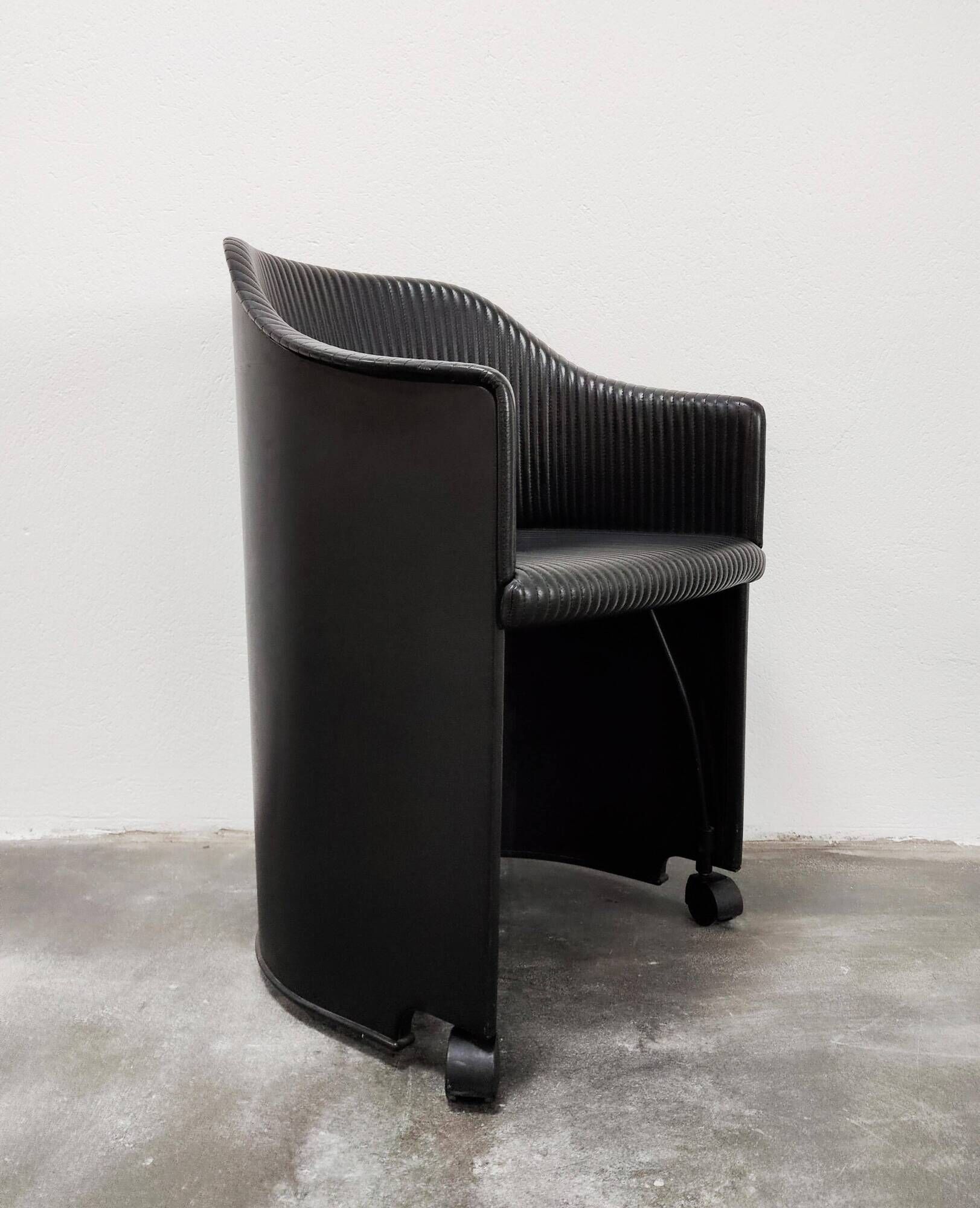 Fauteuils cuir Afra & Tobia Scarpa pour Maxalto, Modèle Artona 8552