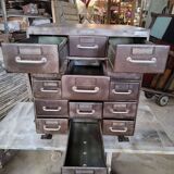 Meuble de métiers en métal