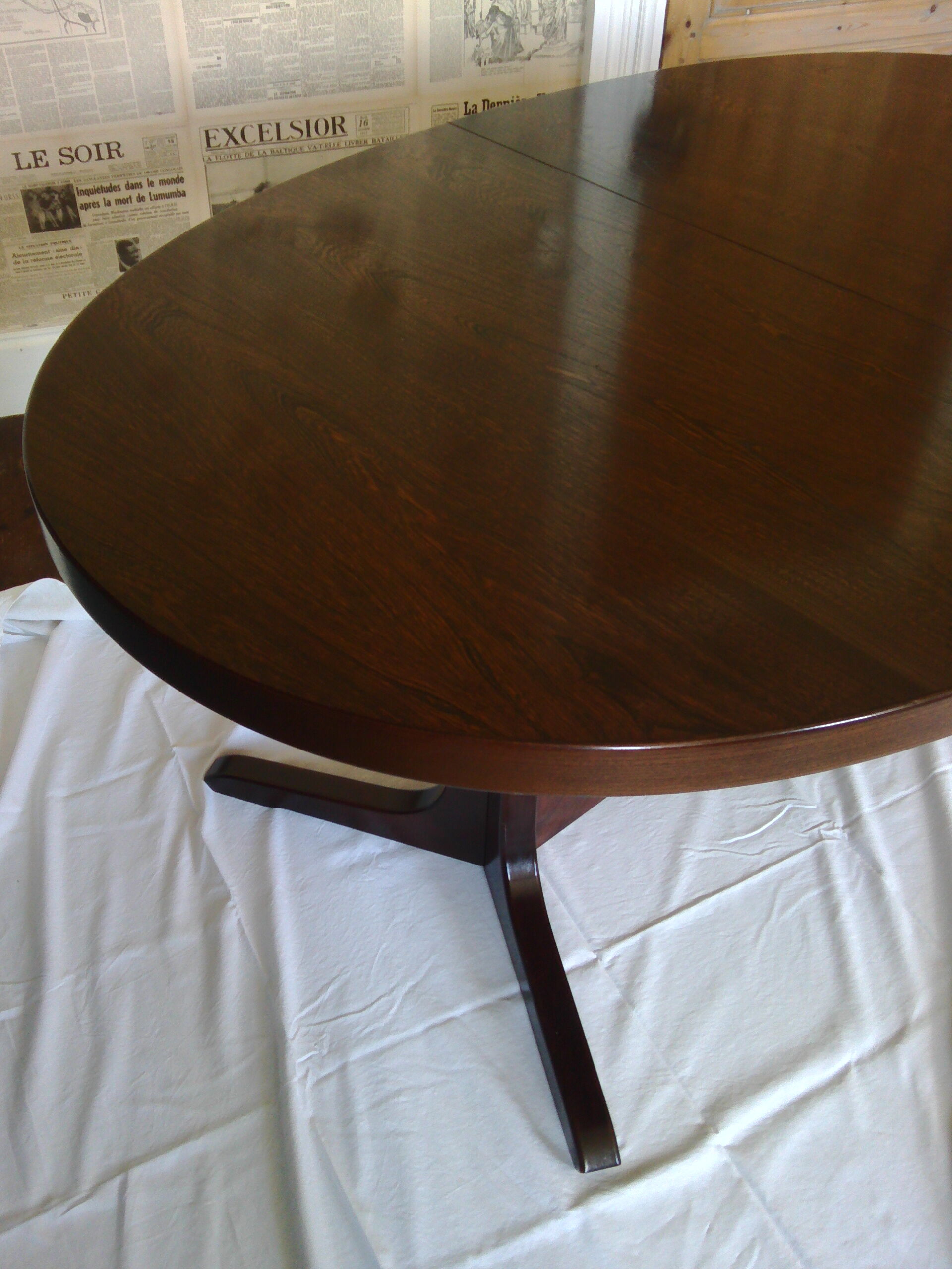 Vintage oval dining table with extensions for Baumann - 1960