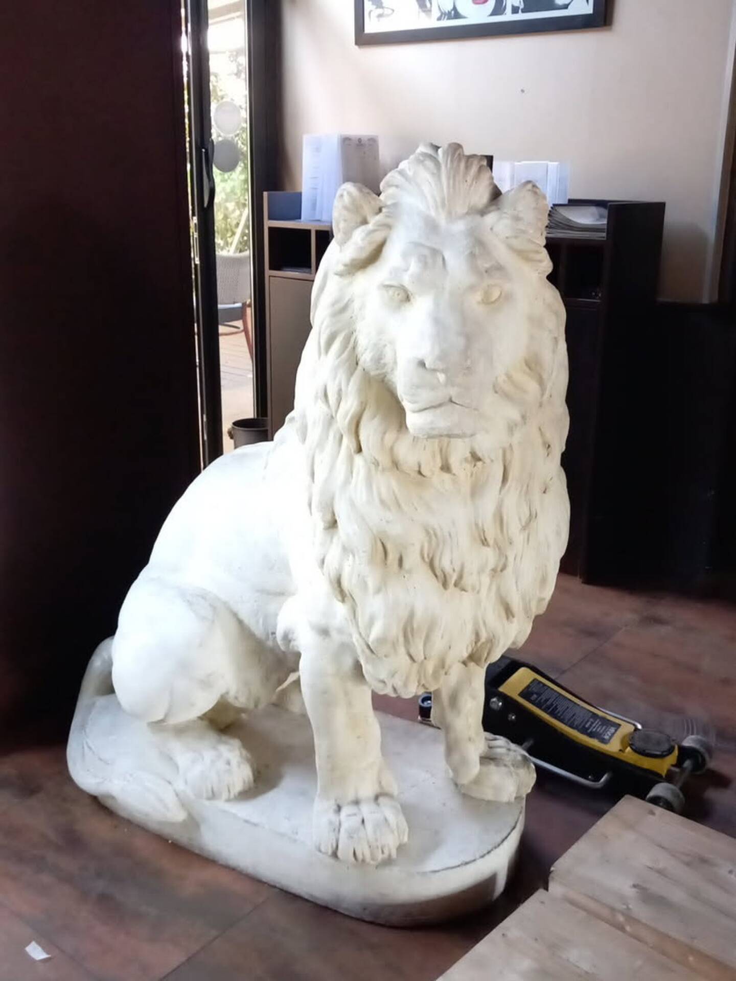 Le roi lion. en pierre 1m30 de haut 90 de long