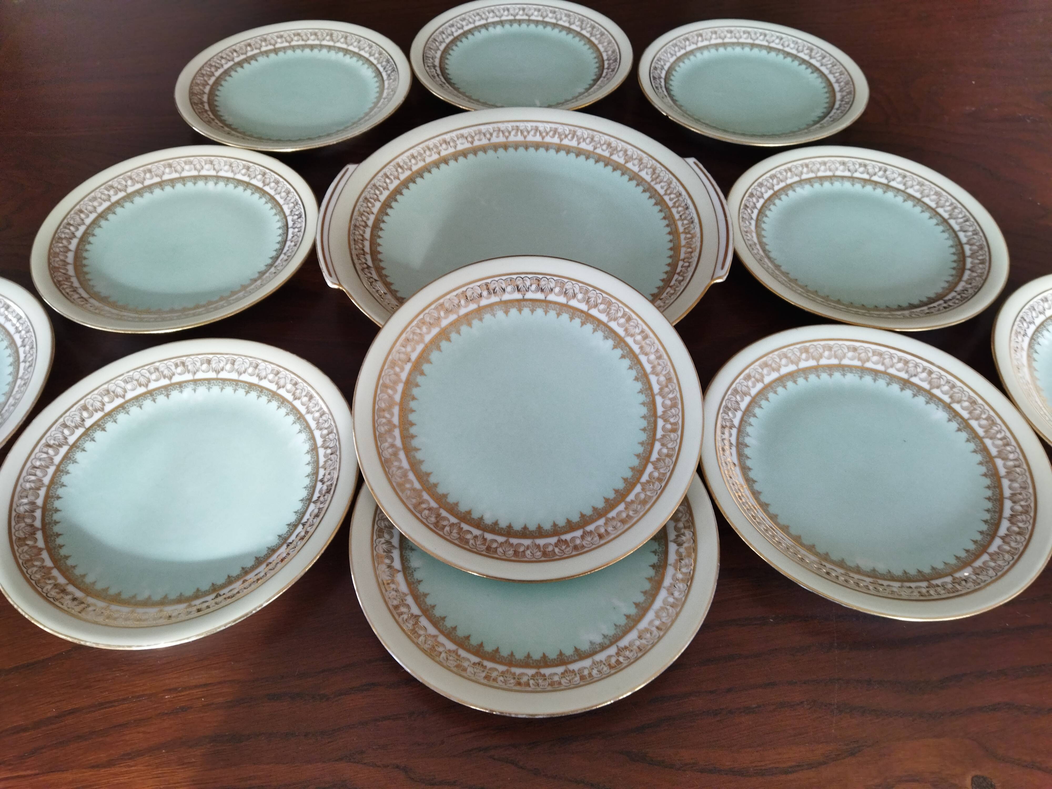 Platter and 11 dessert plates in Chapus Frères Limoges porcelain