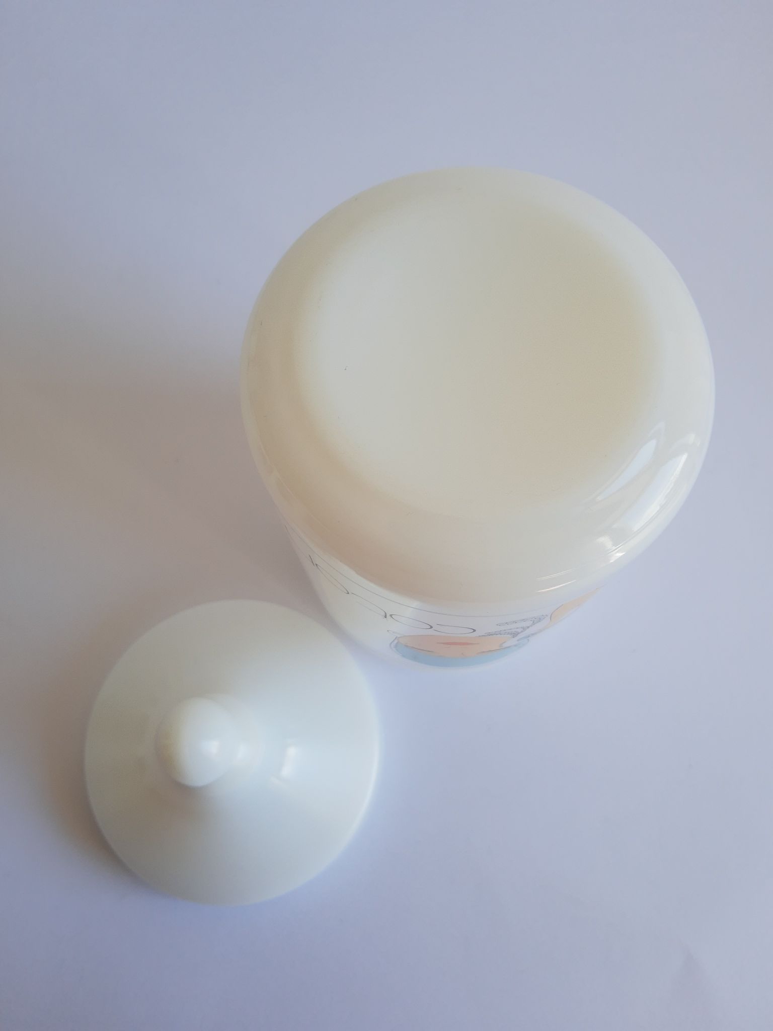 Old cotton bathroom pot in vintage opal year 1970